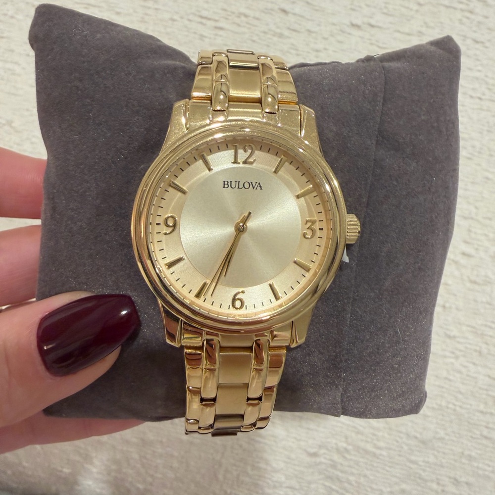 Bulova Luxurious Gold Bracelet Watch